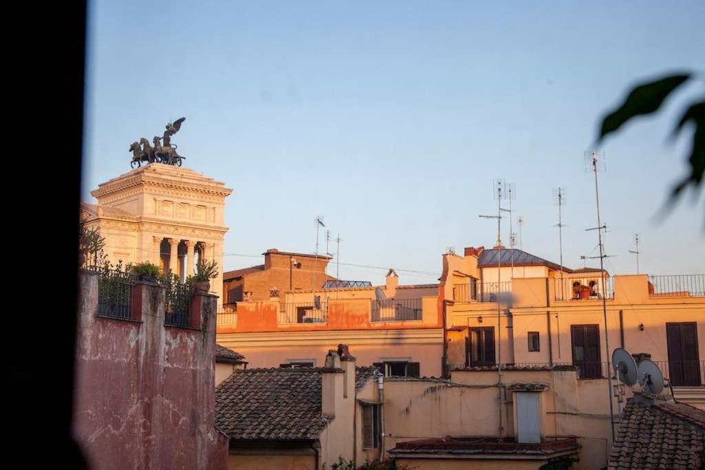 Peaceful Apartment In Piazza Venezia'S Alleys Rome Exterior photo