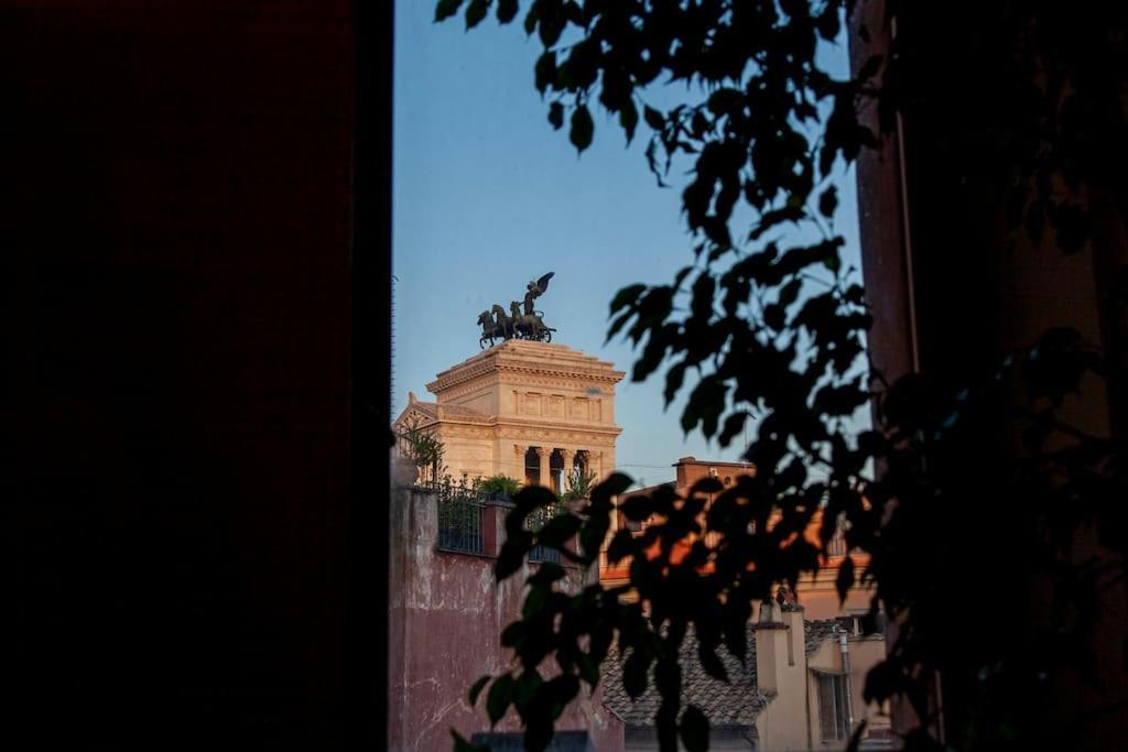 Peaceful Apartment In Piazza Venezia'S Alleys Rome Exterior photo