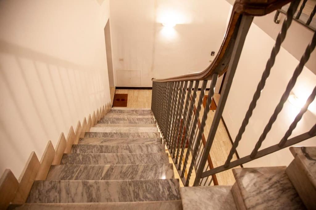 Peaceful Apartment In Piazza Venezia'S Alleys Rome Exterior photo