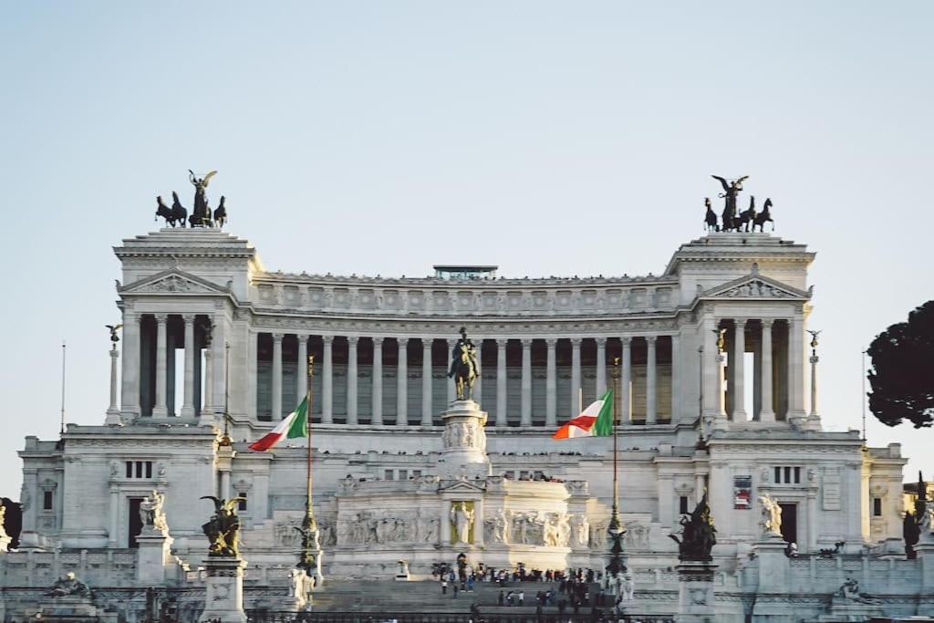 Peaceful Apartment In Piazza Venezia'S Alleys Rome Exterior photo
