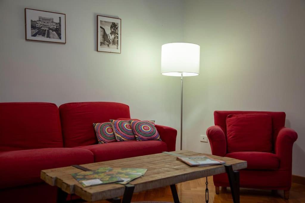 Peaceful Apartment In Piazza Venezia'S Alleys Rome Exterior photo